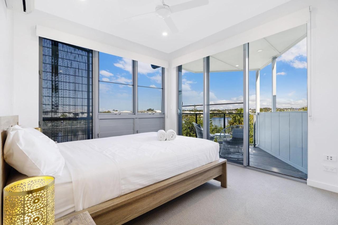 Welcoming Lakeside Getaway With Waterviews, Wifi, Pool & Park Mooloolaba Exterior photo