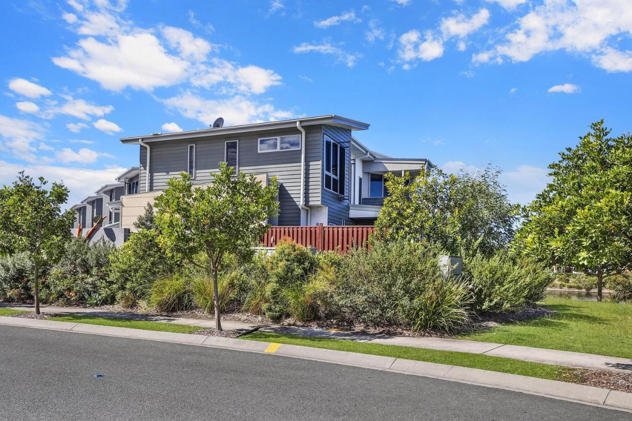 Welcoming Lakeside Getaway With Waterviews, Wifi, Pool & Park Mooloolaba Exterior photo